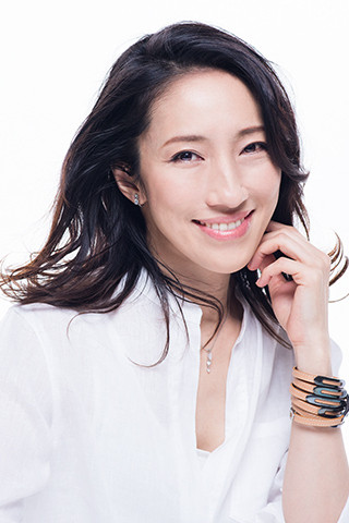 Mizu Natsuki backdrop