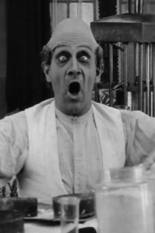 Le Clown Di-go-mo backdrop