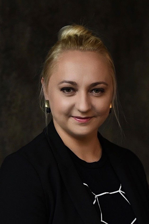 Anneli Savitski backdrop