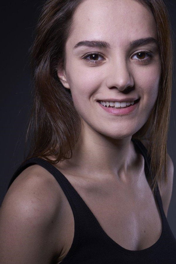 Ecem Simge Yurdatapan backdrop