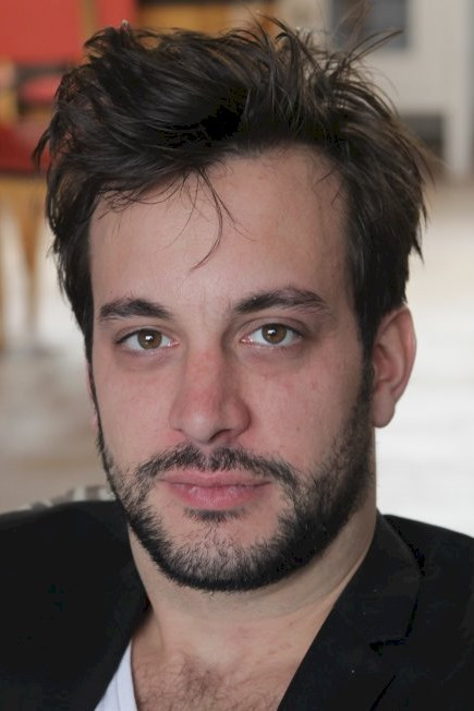 Vincent Bramoullé backdrop