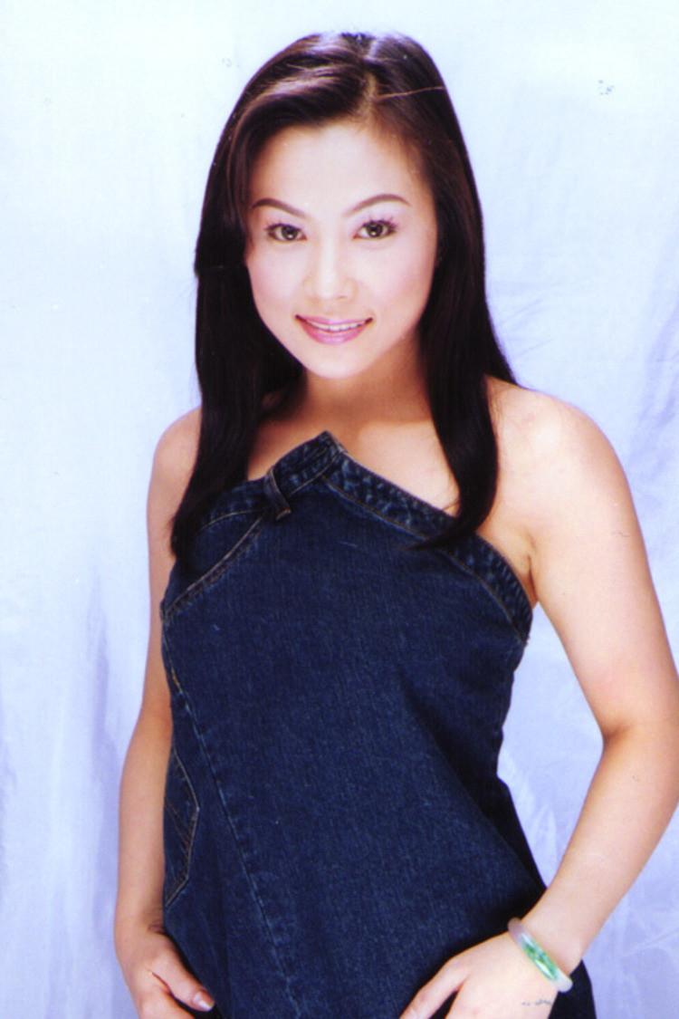 Yang Chiung-hua backdrop