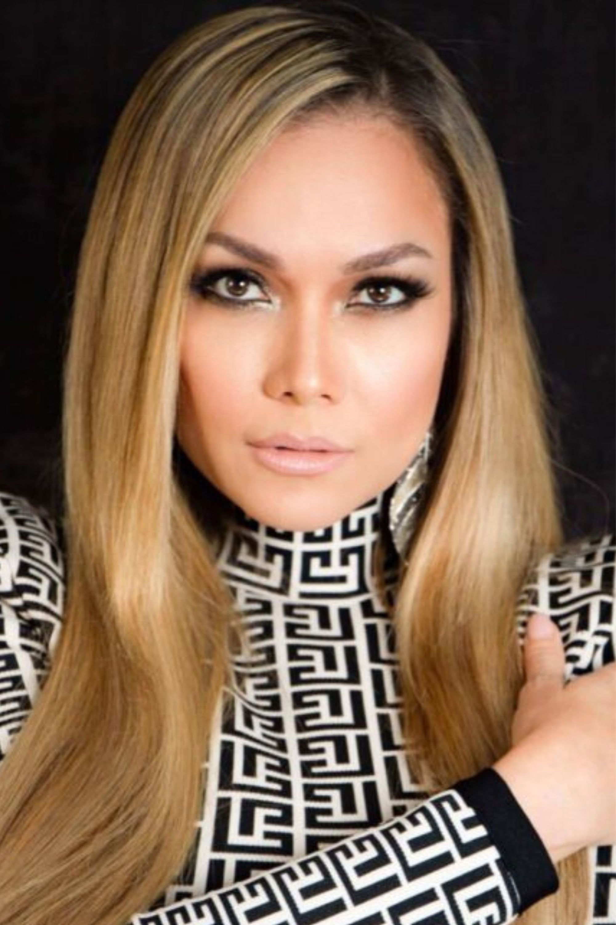 Alannys Weber backdrop