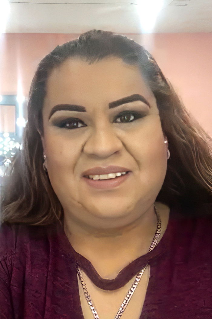 Tatín Vera backdrop