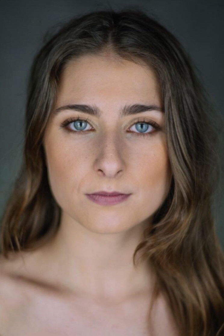 Nídia Roque backdrop