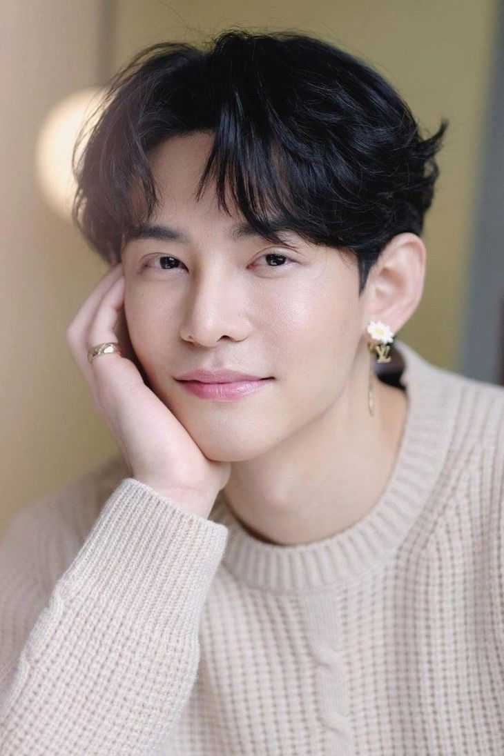 Supanut Lourhaphanich backdrop