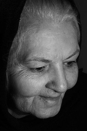 Mina Jafarzadeh backdrop