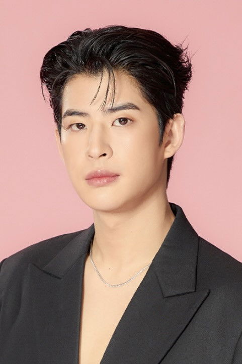 Pakin Kunaanuwit backdrop