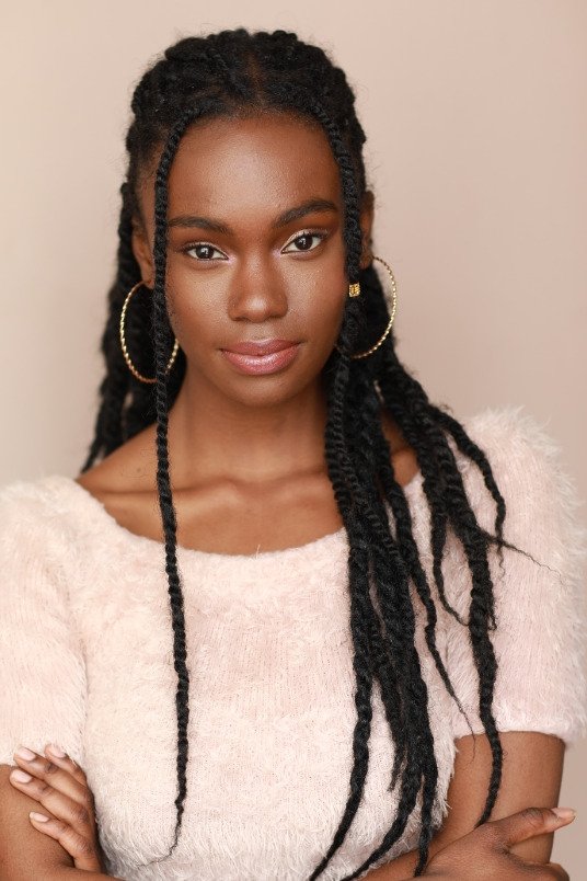 Nia Sondaya backdrop