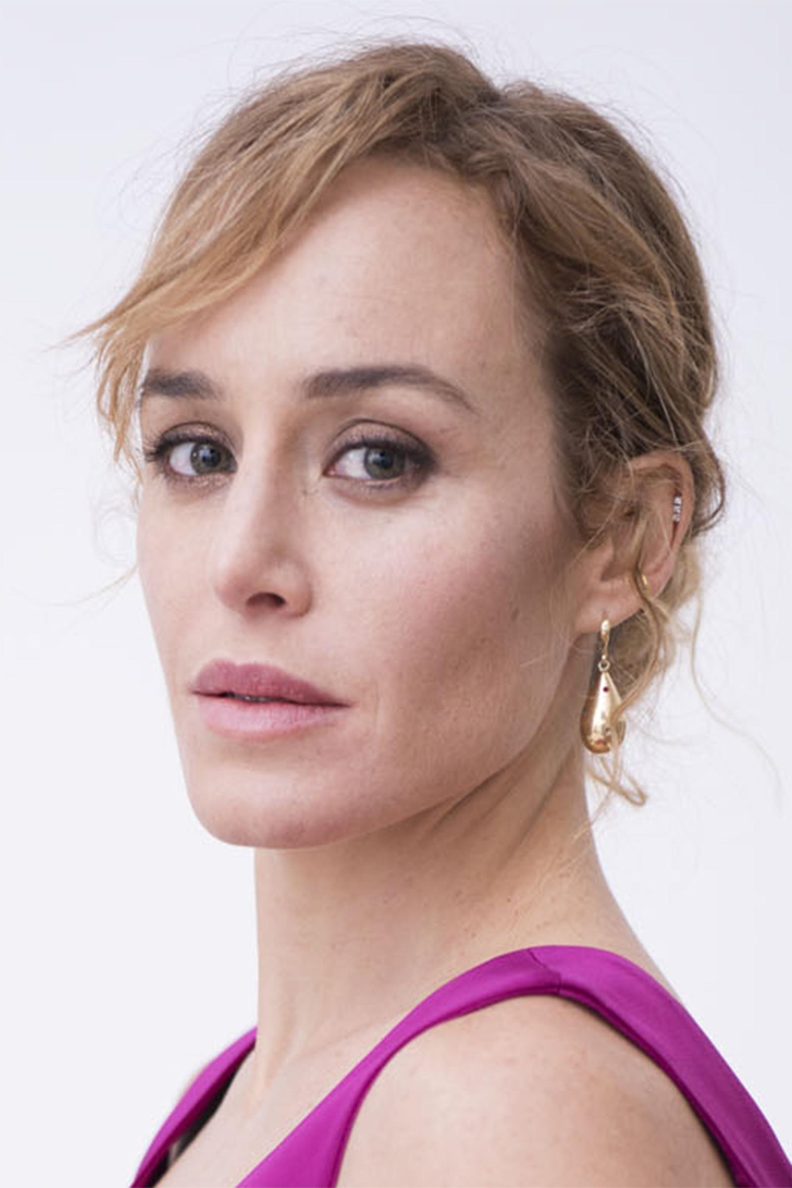 Alice Arcuri backdrop