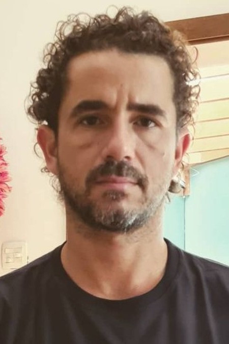 Felipe Andreoli backdrop