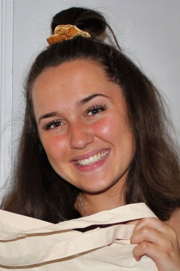 Emilie Hallvardsdatter Østgård backdrop