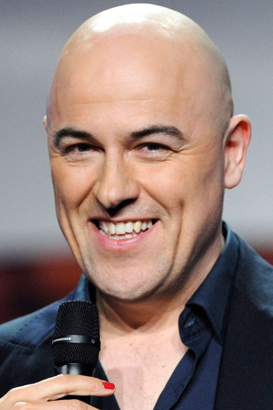 Dominique A backdrop