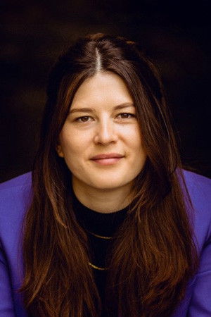 Alina Yklymova backdrop