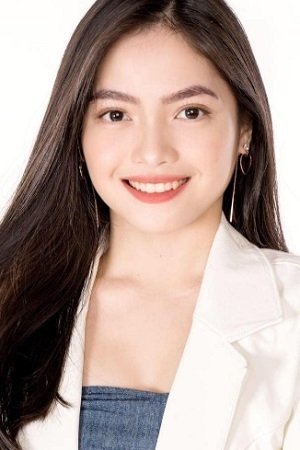 Madelen Red backdrop