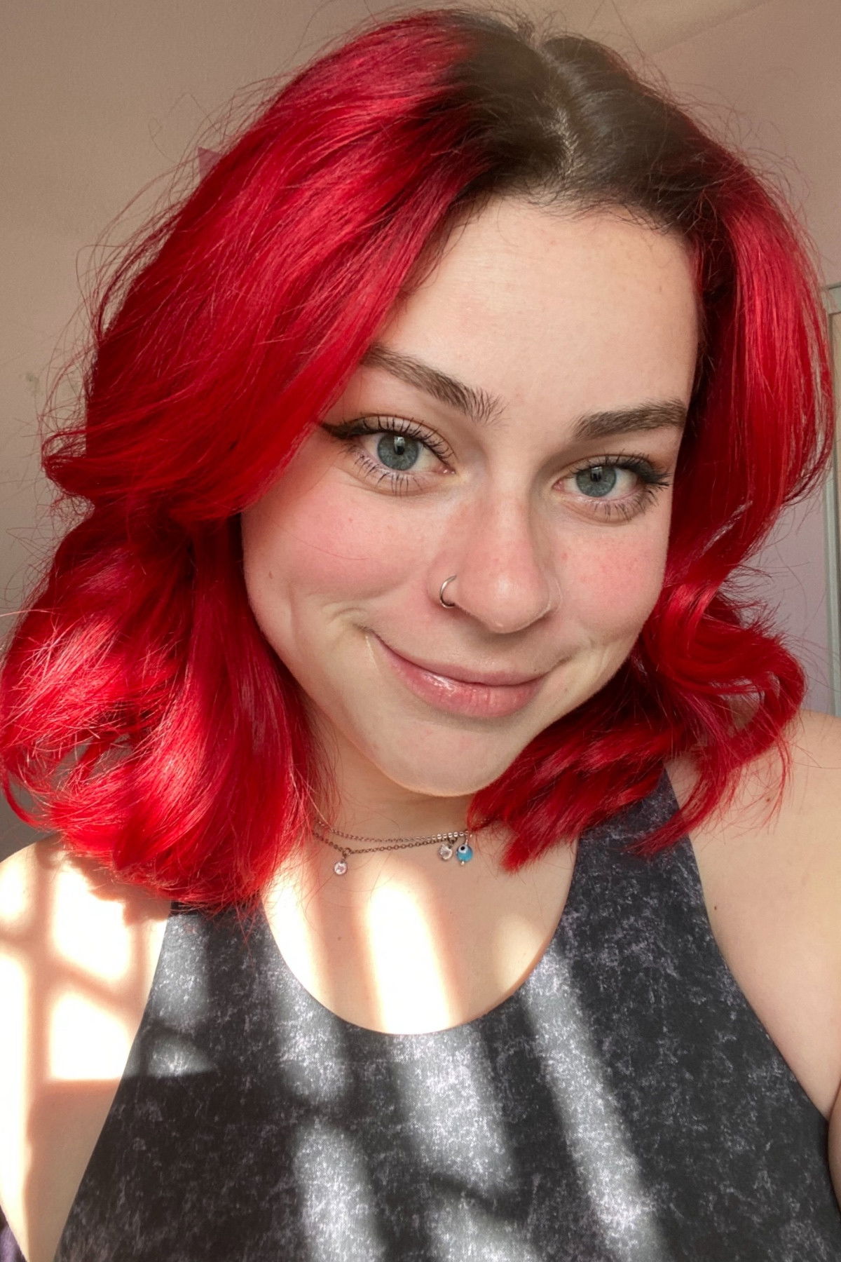 Sara Pagliaro backdrop