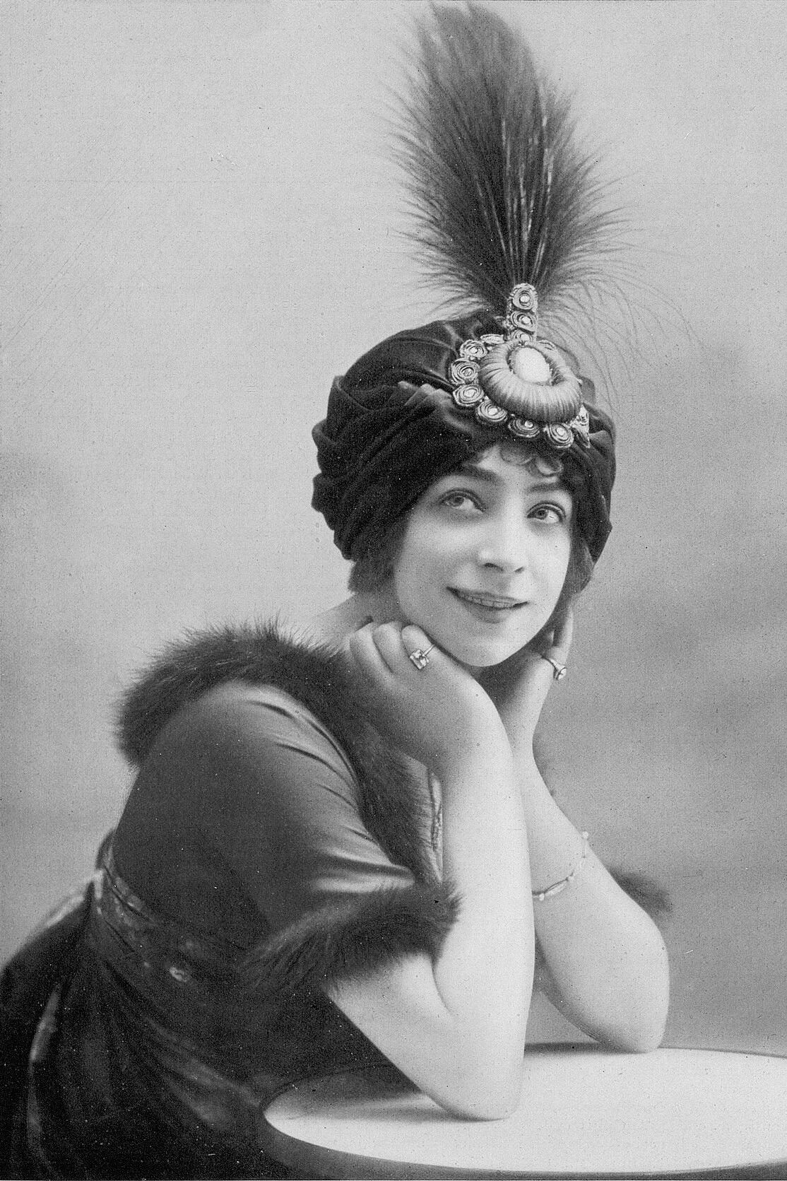 Jane Piérly backdrop