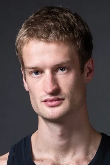 Simon Le Borgne backdrop