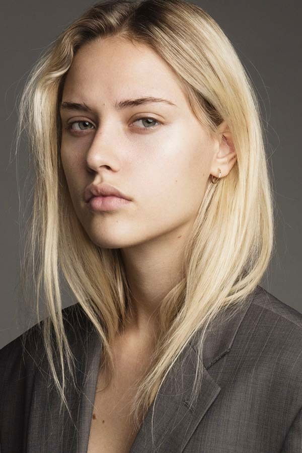 Claire Guena backdrop