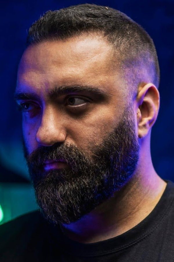 Sakis Karpas backdrop