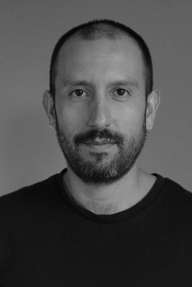 Sebastián Castaño backdrop