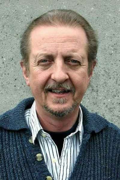 Lasse Lunderskov backdrop