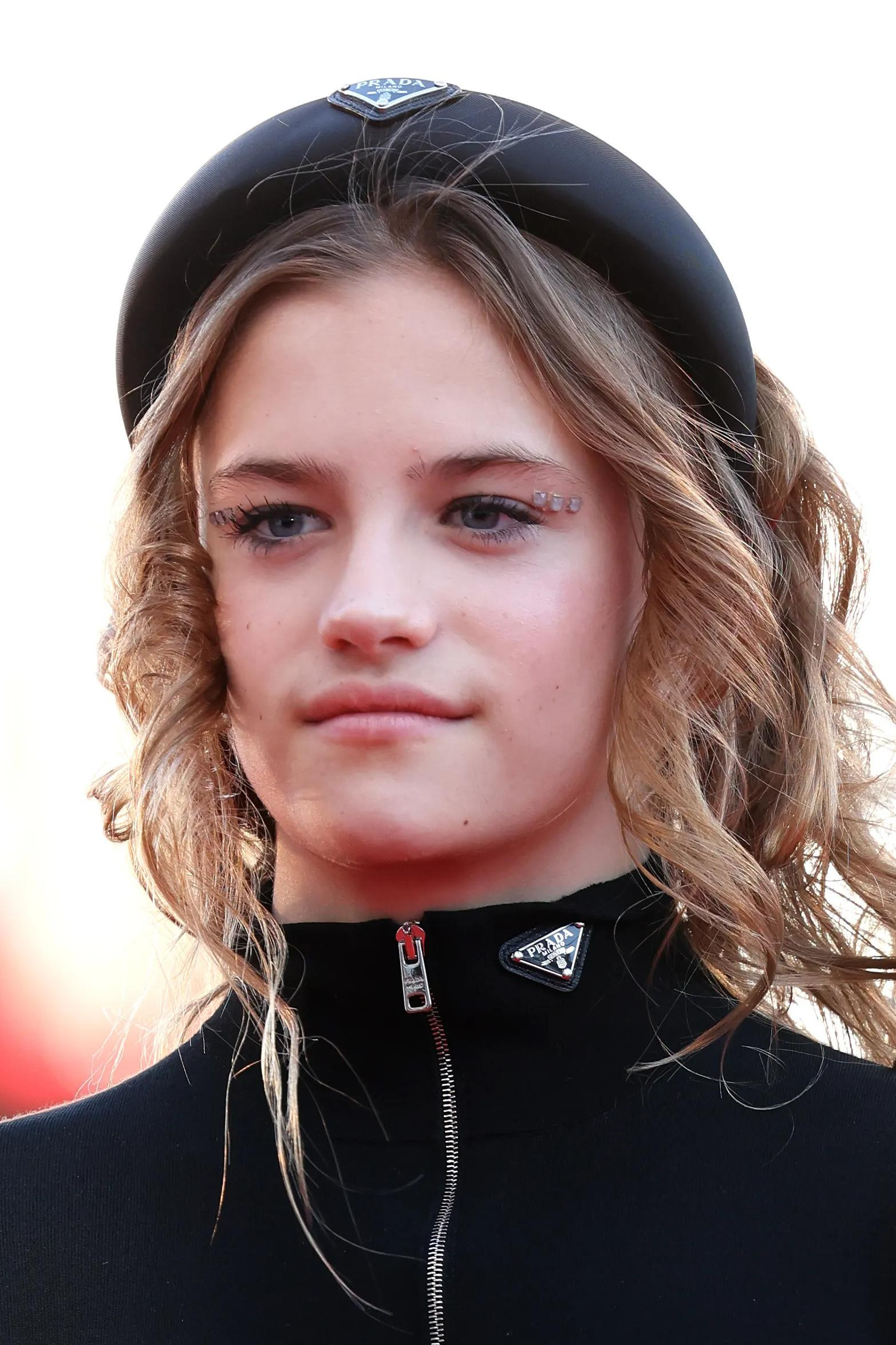 Lizzielou Corfixen backdrop