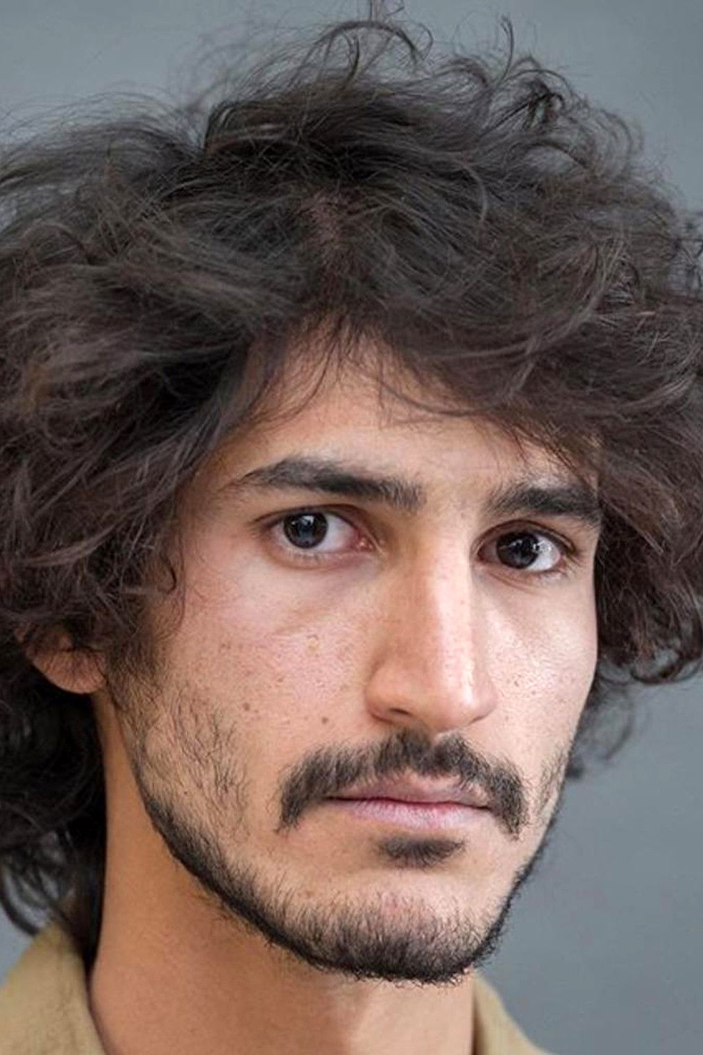 Tooraj Alvand backdrop