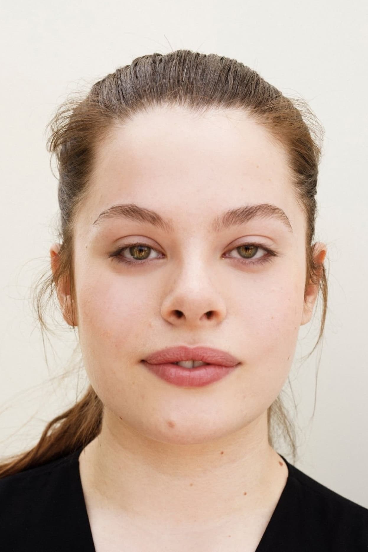 Anna Biolay backdrop