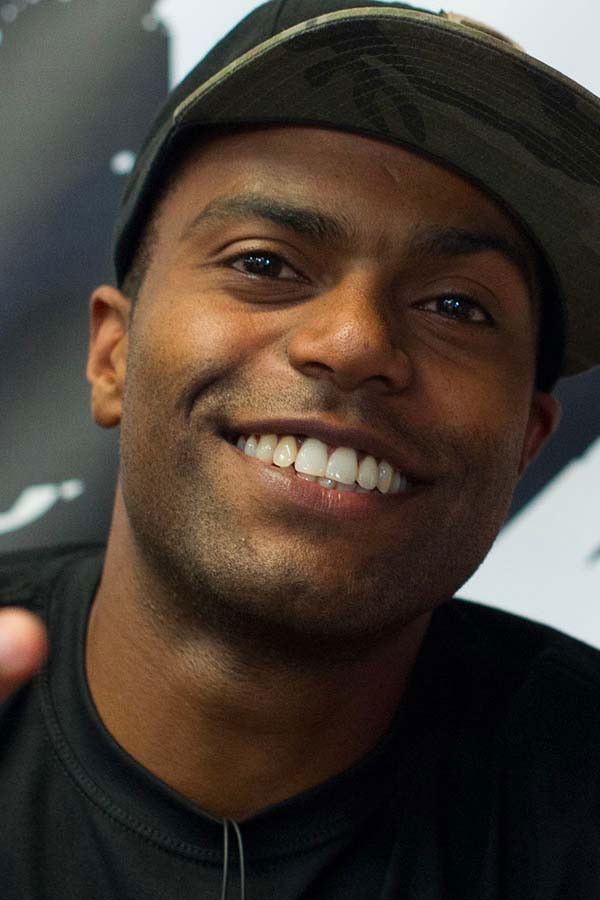 Alex Carolino backdrop