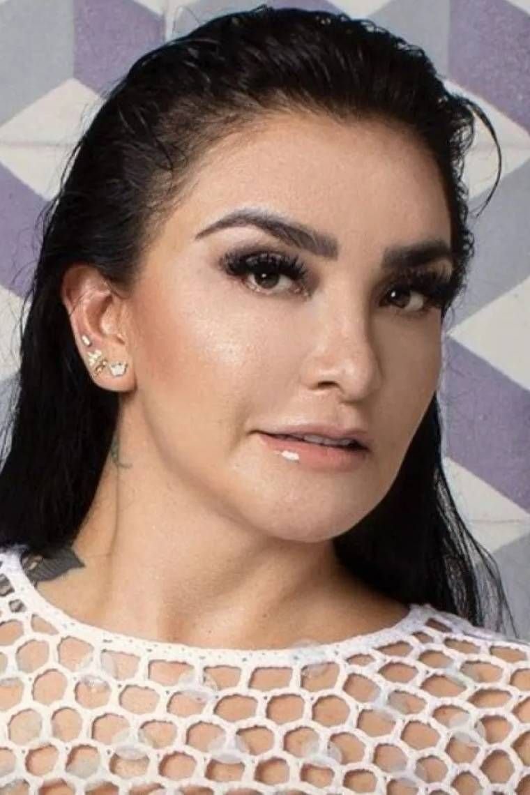 La Wanders Lover backdrop