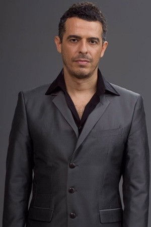 Gustavo Gasparani backdrop