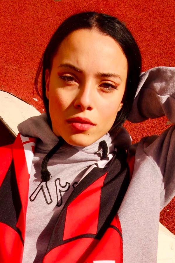 Laeticia Schwendi backdrop