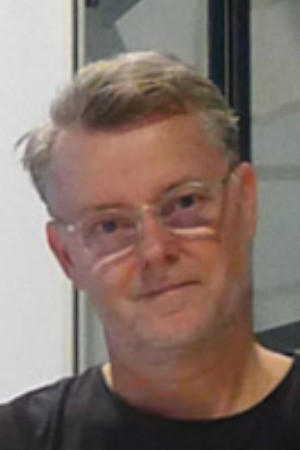 Hans Engholm backdrop