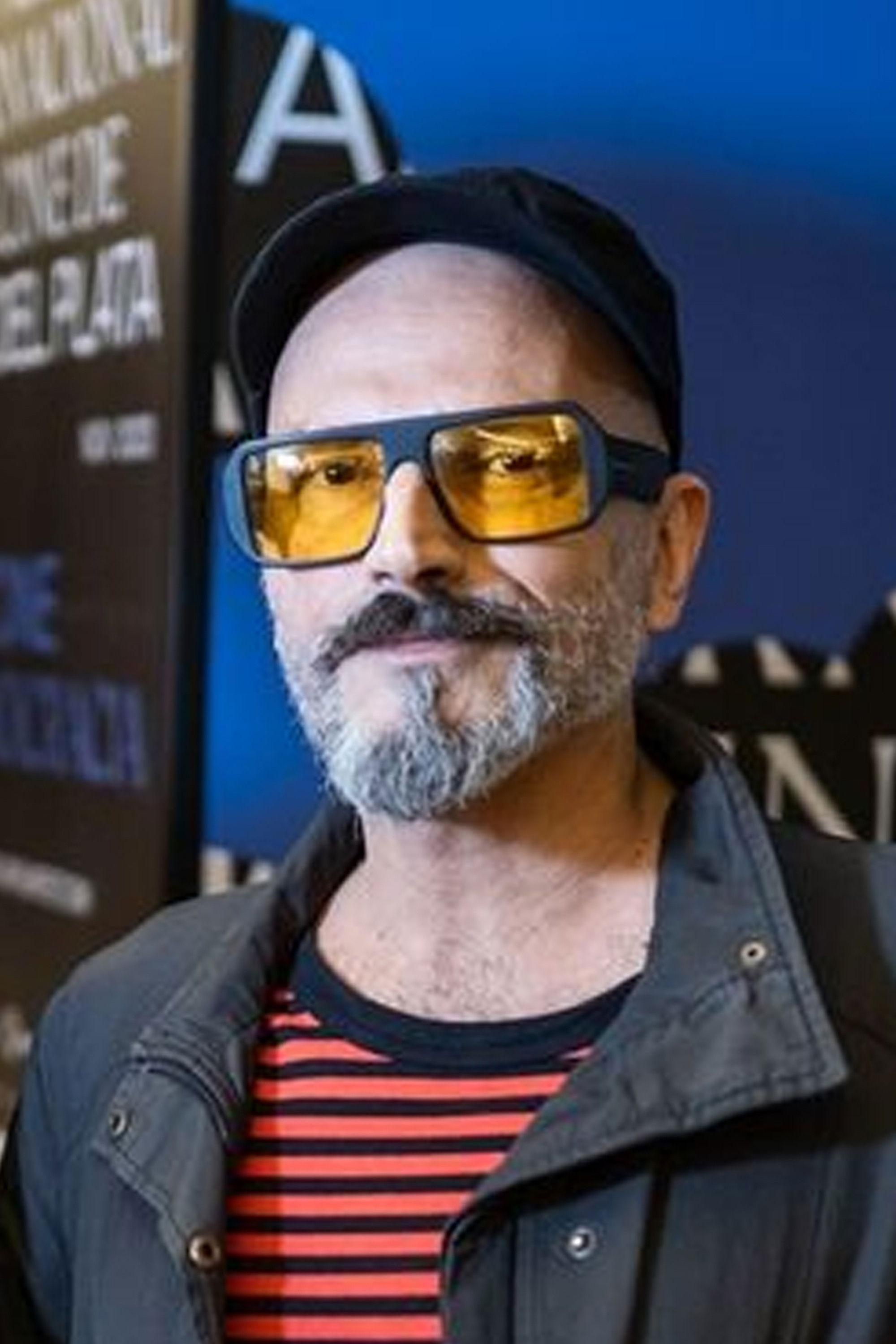 Gastón del Porto backdrop