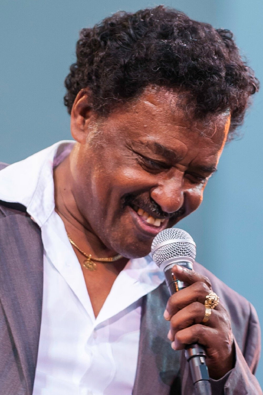 Alemayehu Eshete backdrop