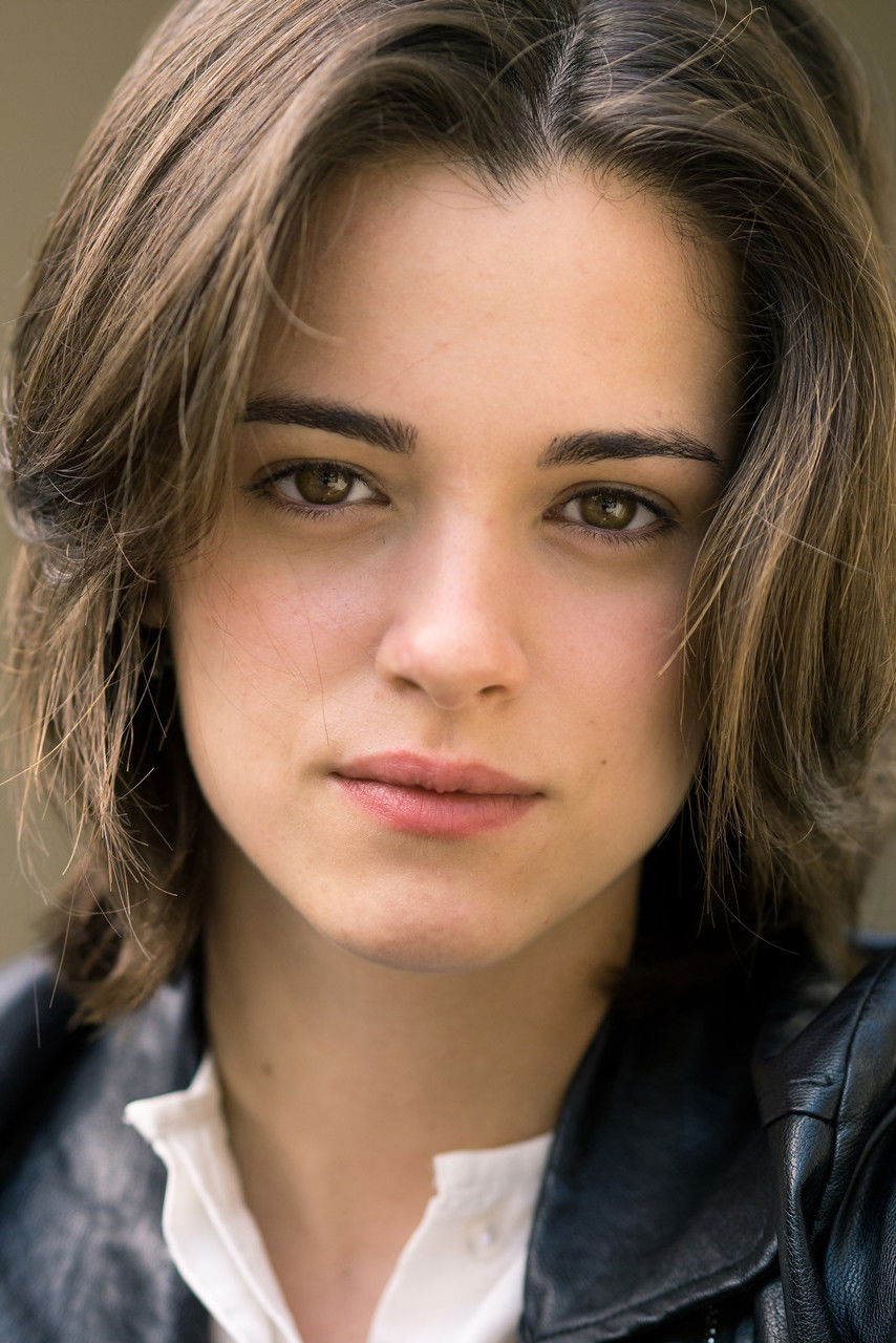 Laura Cravedi backdrop