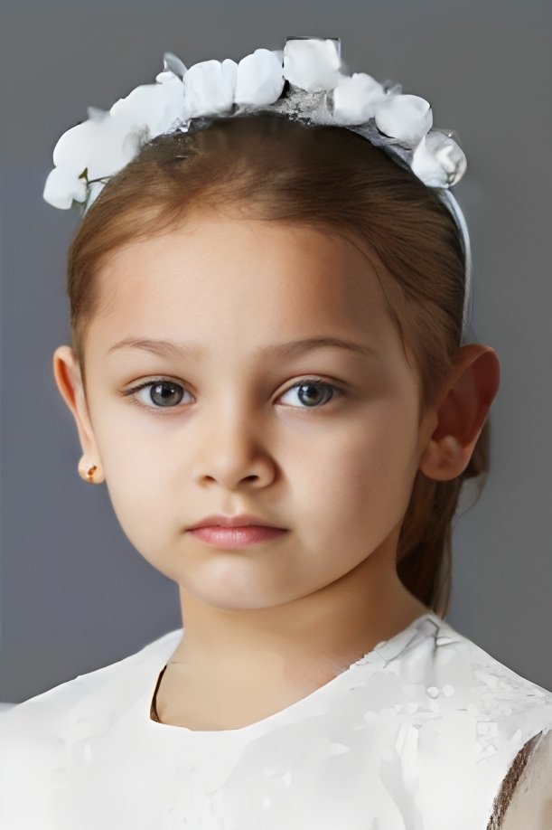 Gece Işık Demirel backdrop