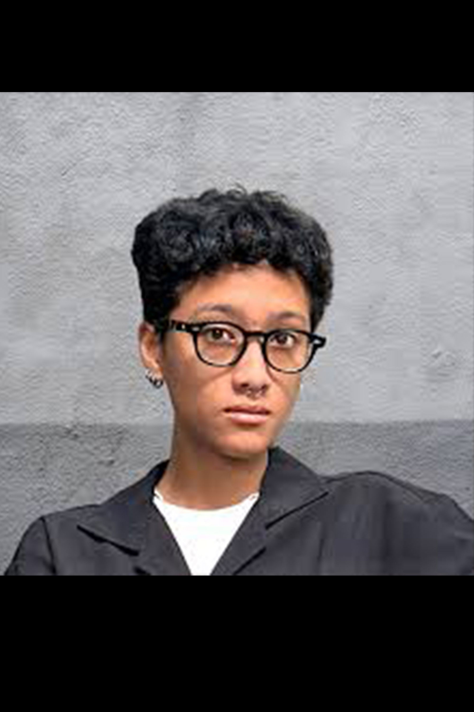 Maria Deandra backdrop