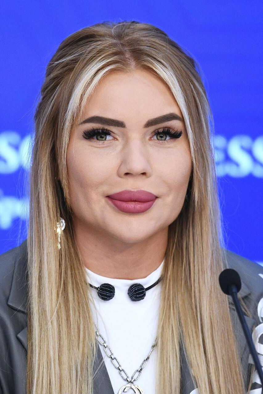 Karina Lazaryants backdrop