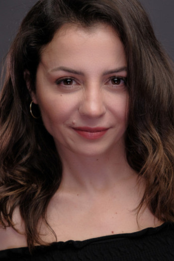 Simel Aksünger backdrop