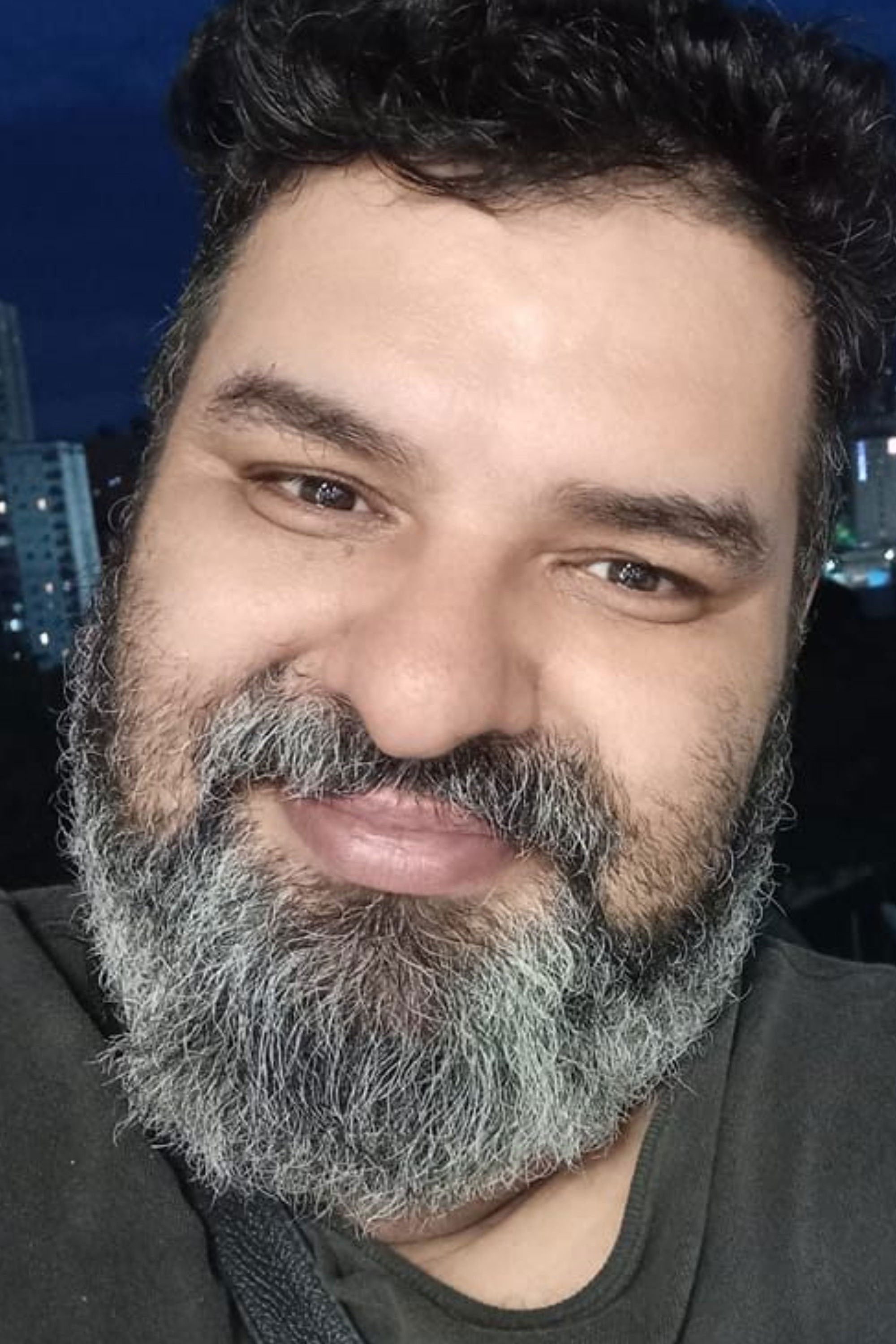 Wander Moliani backdrop