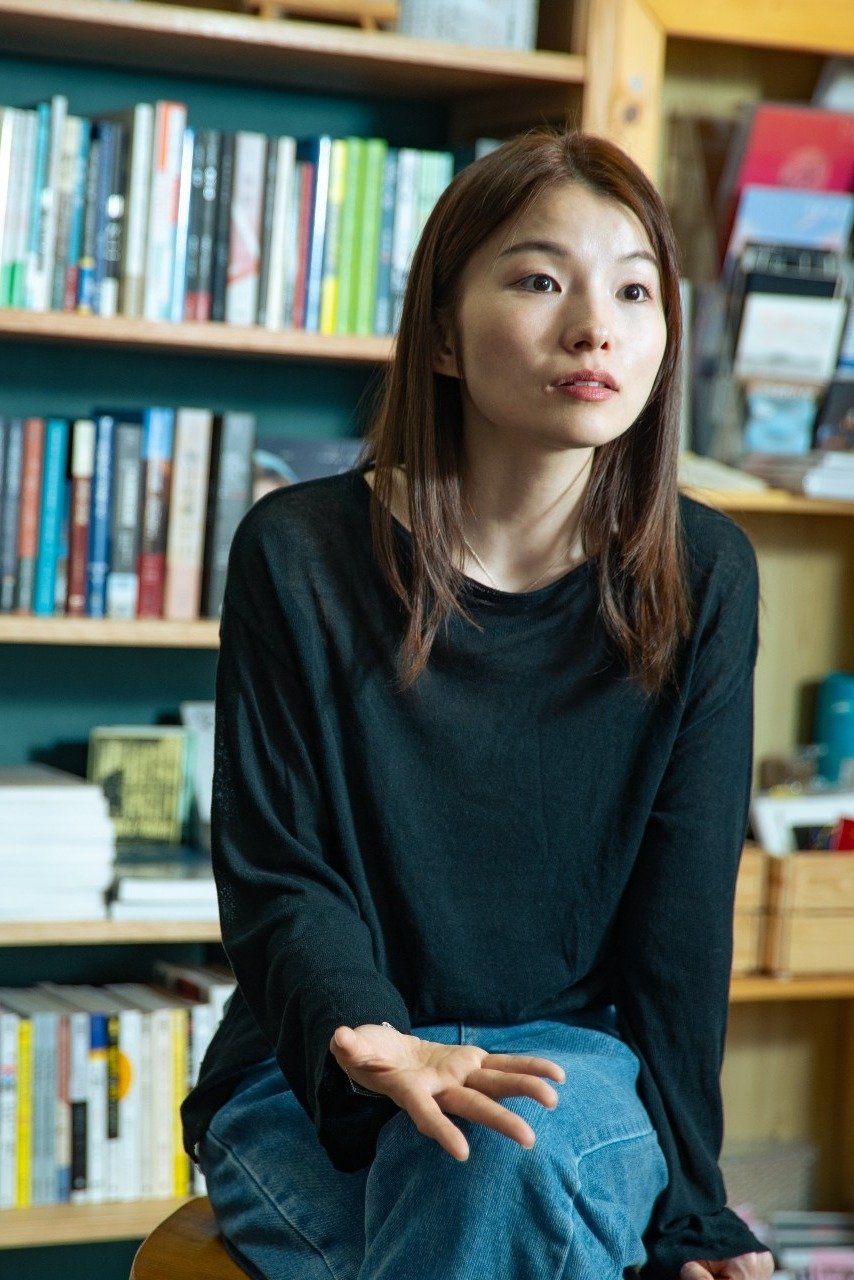 Sasha Chuk Tsz-yin backdrop