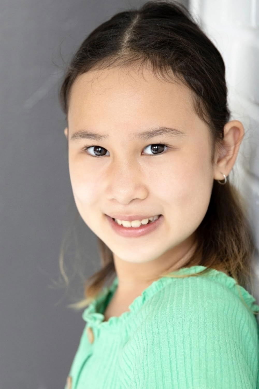 Chloé Djandji backdrop