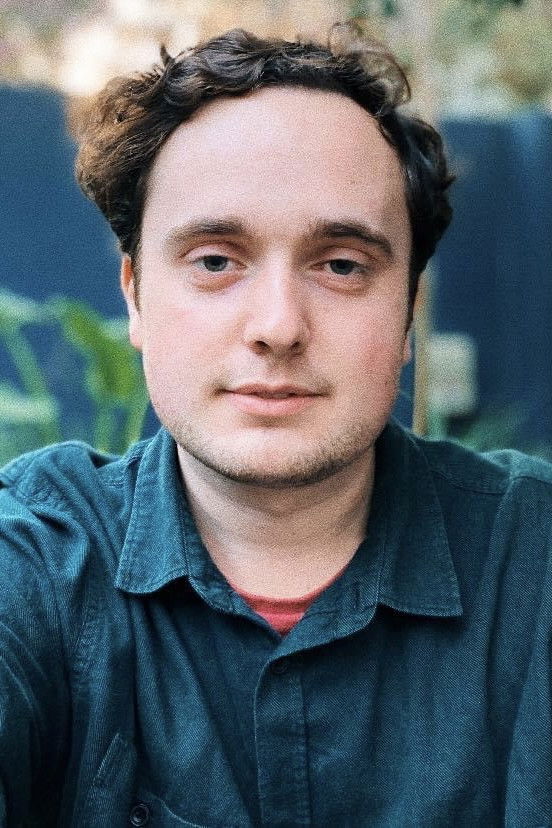 Finn Hartnett backdrop