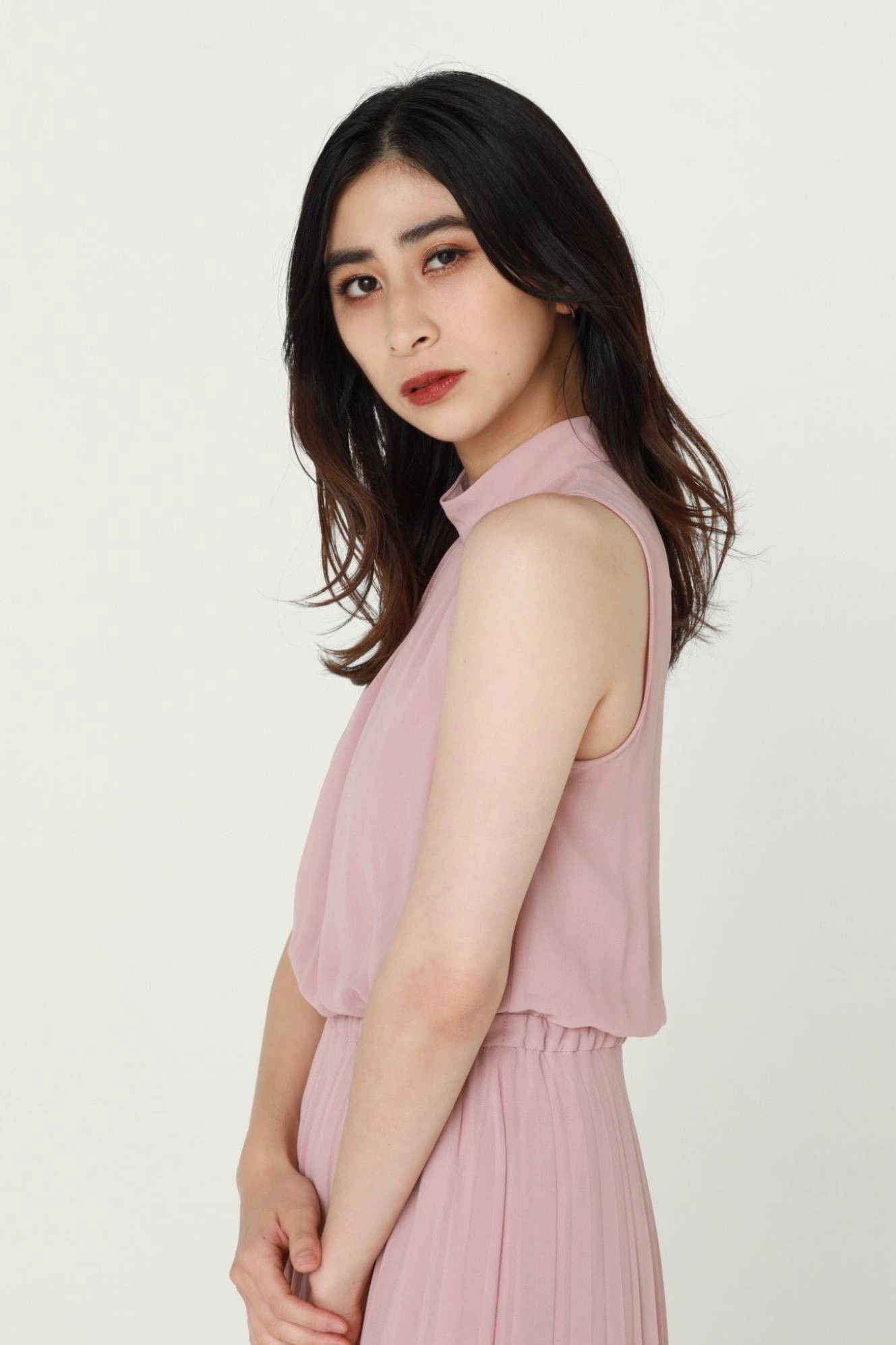 Mayu Sekiya backdrop