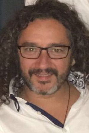 Bernardo Hernández backdrop