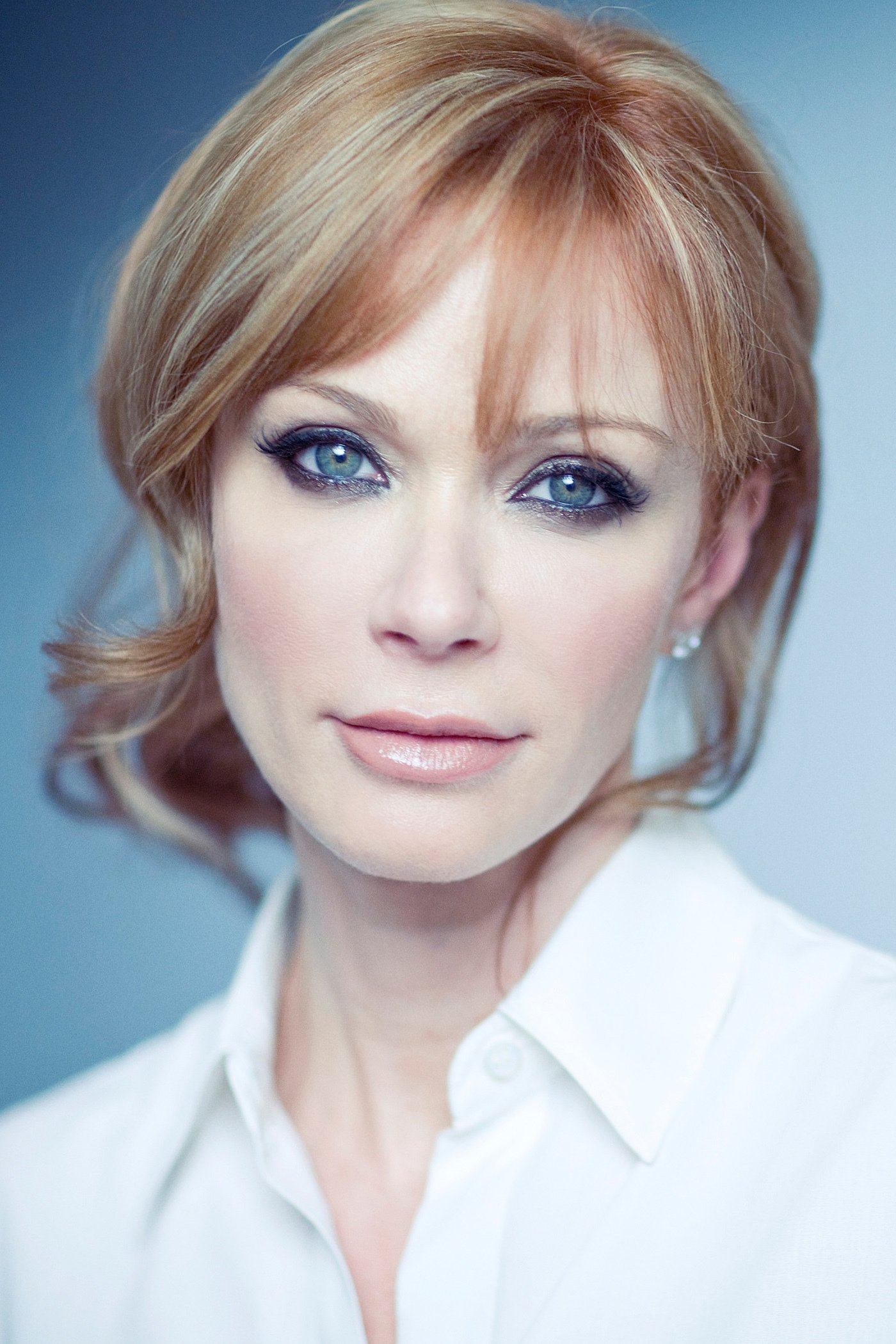 Lauren Holly backdrop