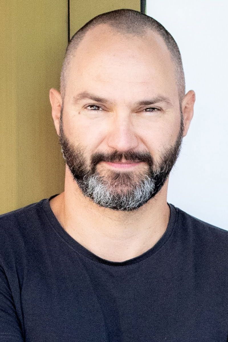 Béla Pavletits backdrop