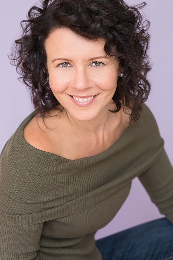 Chanda Davetas backdrop